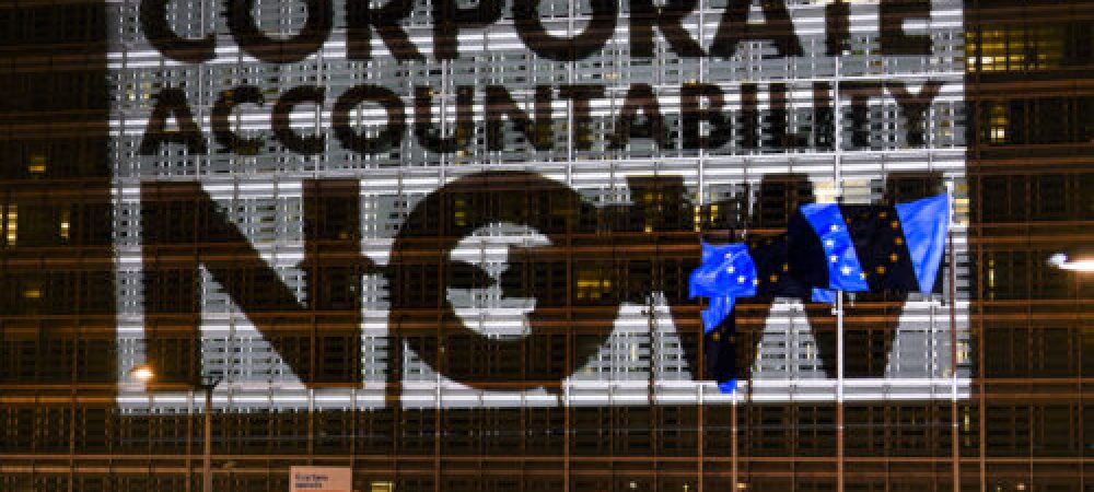 BRUSSELS, BELGIUM - DECEMBER 12 : 
Nightly projection of campaign slogan pictured in front of the European Commission on DECEMBER 12, 2023 in Brussels, Belgium, 12/12/23 ( Photo by Philip Reynaers / Photonews
